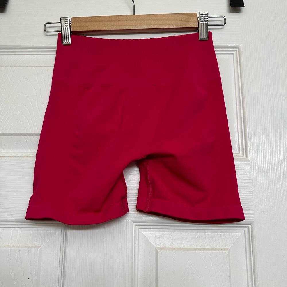 🩷 Alphalete Amplify 4.5” Short - Pink